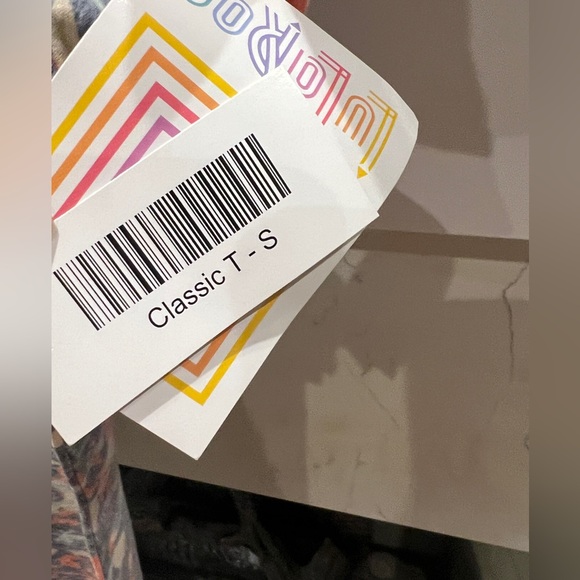 Lularoe Irma Classic Colorful Patterned T-Shirts Lot of 5 - Picture 6 of 11